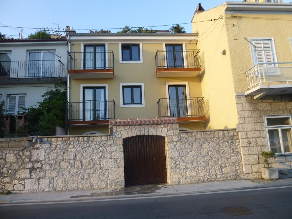 Apartments Monika Novi Vinodolski Rum bild